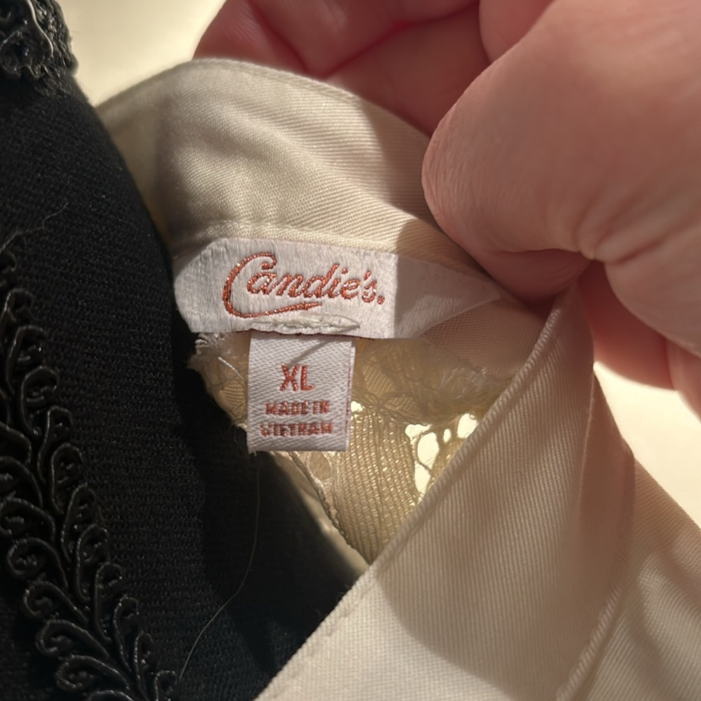Candies Cream/Off White Lace Jacket - Picture 8 of 8